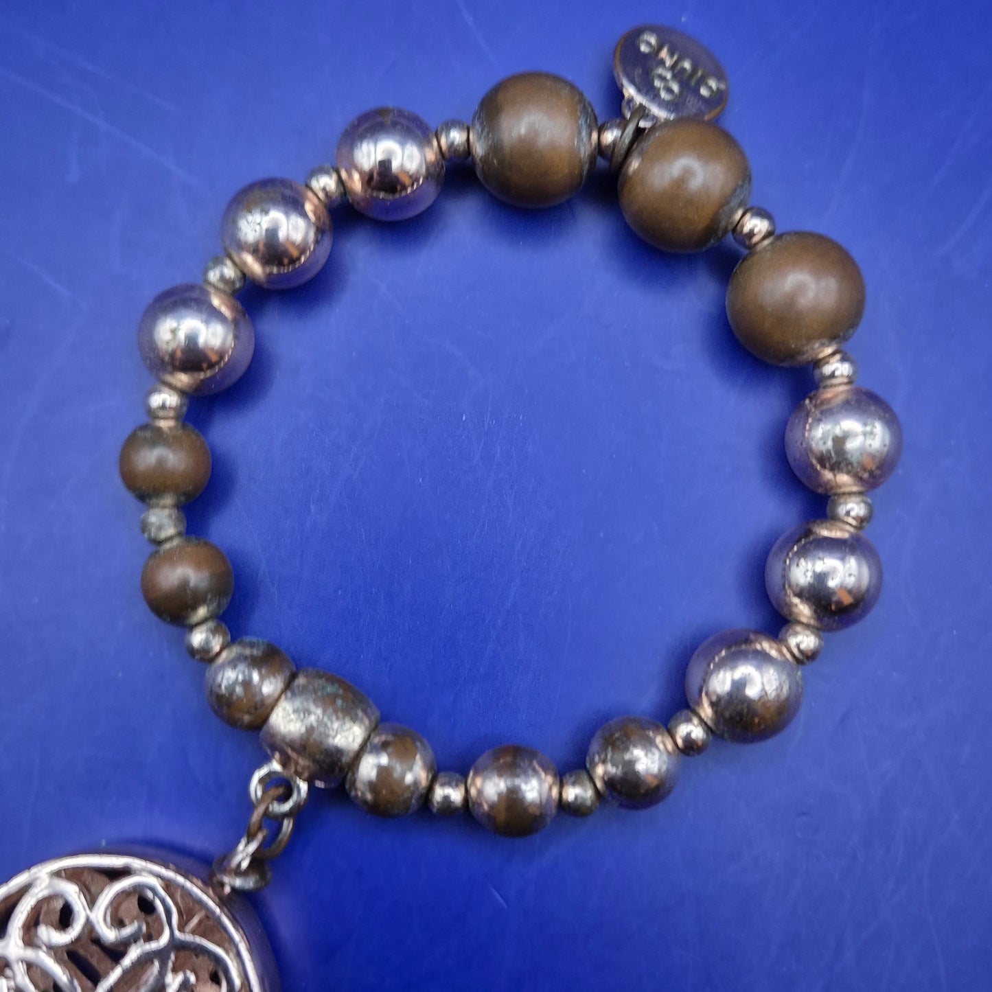 Stilvolles GIUNO Damen Armband – Braune Perlen & Silberne Akzente