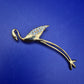 Elegante Flamingo Brosche Damen Uhr – Goldfarben mit Strasssteinen