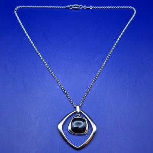 Moderne Edelstahl Damen Kette – Geometrischer Anhänger mit schwarzem Stein