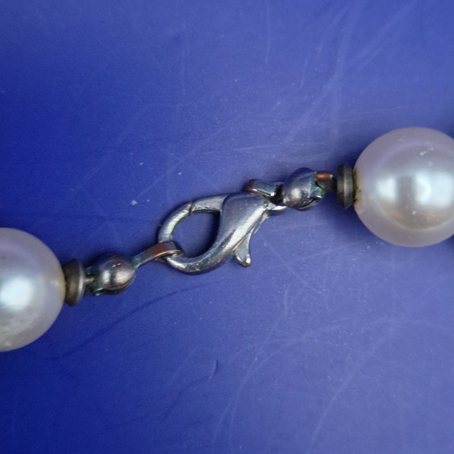 Klassische Perlenkette Damen Halskette – Zeitlose Eleganz in Weiß