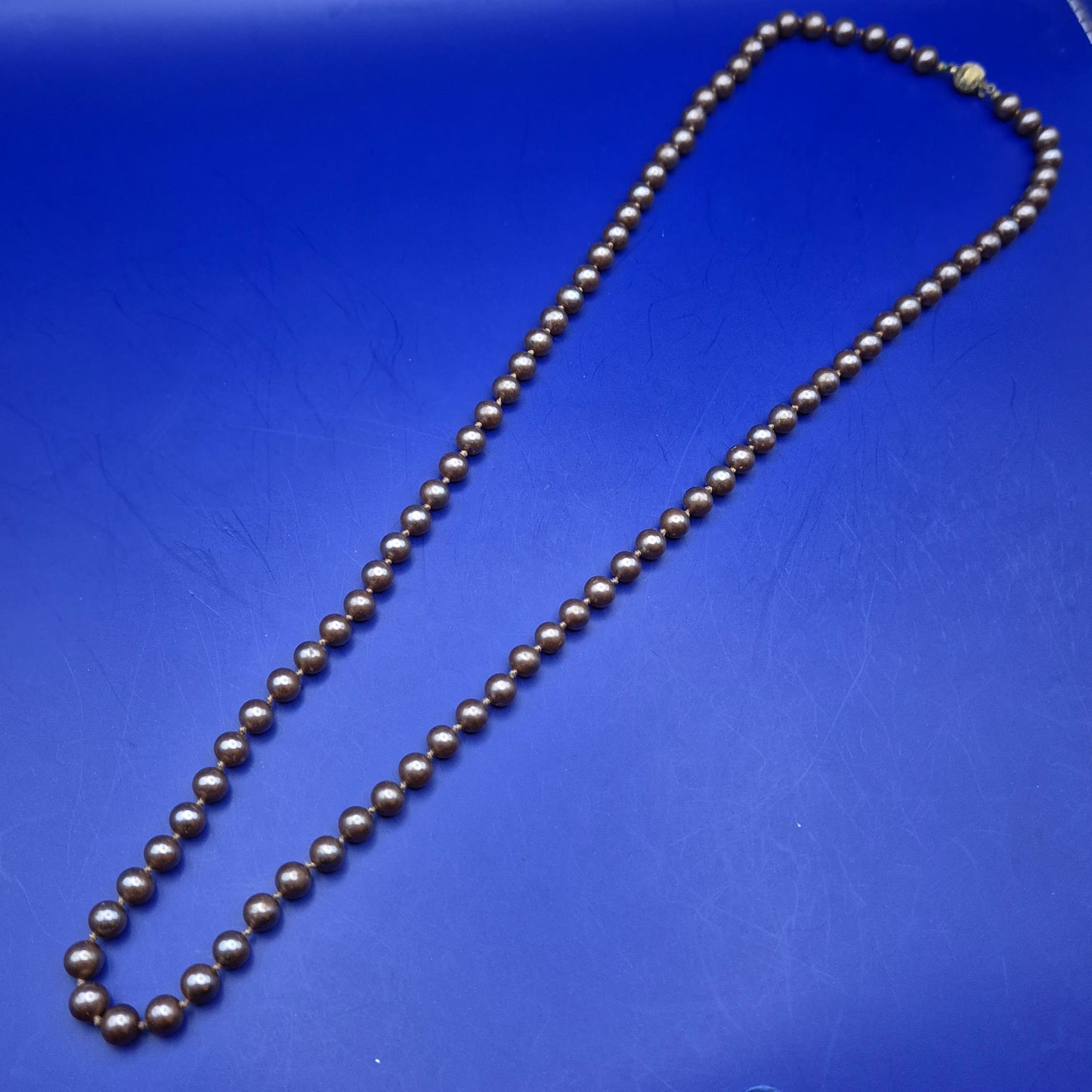 Klassische Perlen Kette in Bronze-Optik – Zeitlose Eleganz