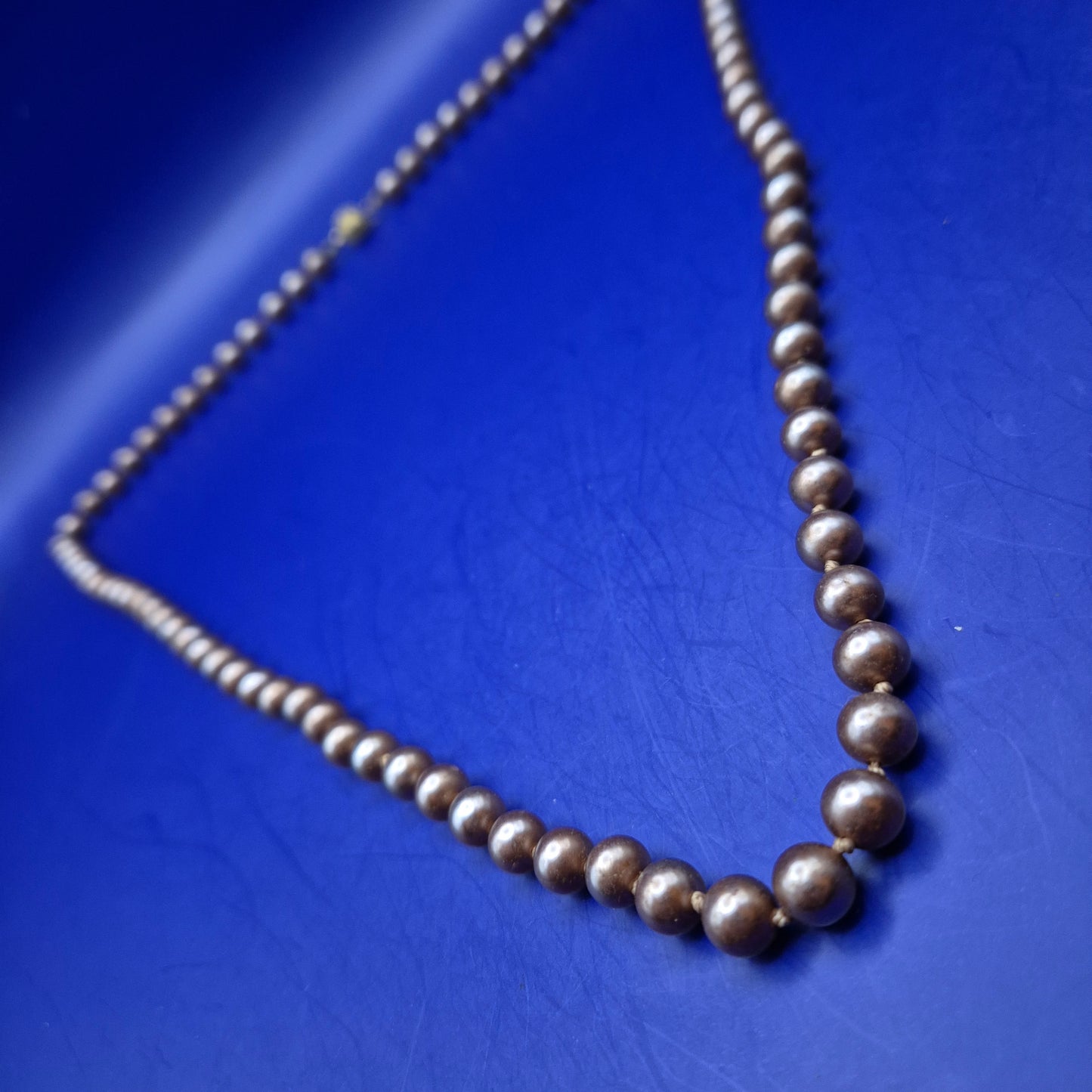 Klassische Perlen Kette in Bronze-Optik – Zeitlose Eleganz