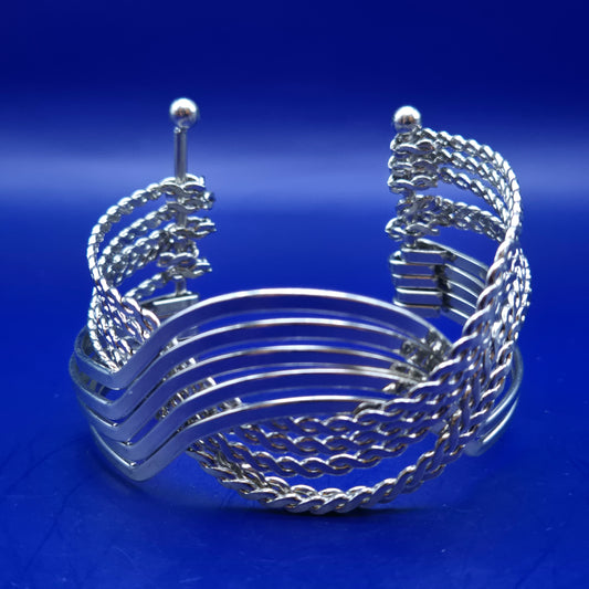 Elegantes Damen Armband – Mehrreihiges Design mit Kordelketten
