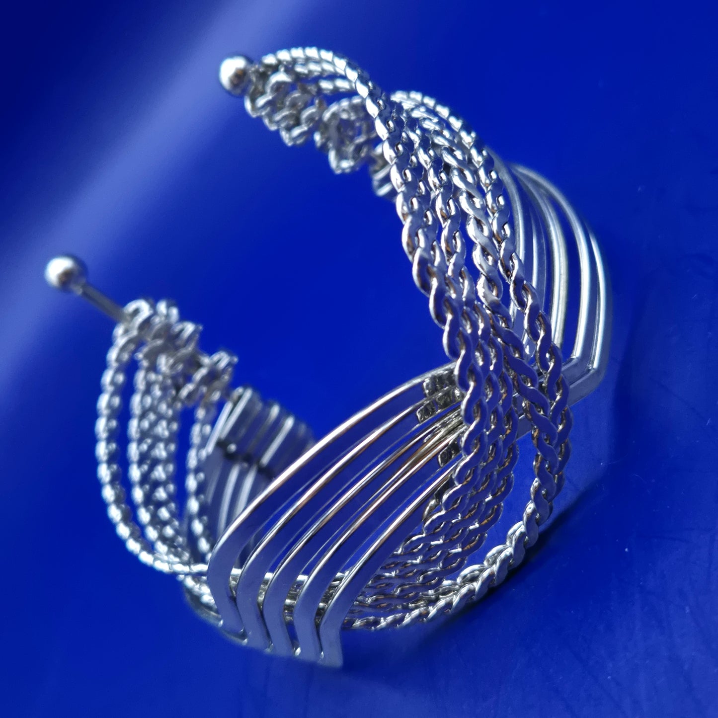Elegantes Damen Armband – Mehrreihiges Design mit Kordelketten