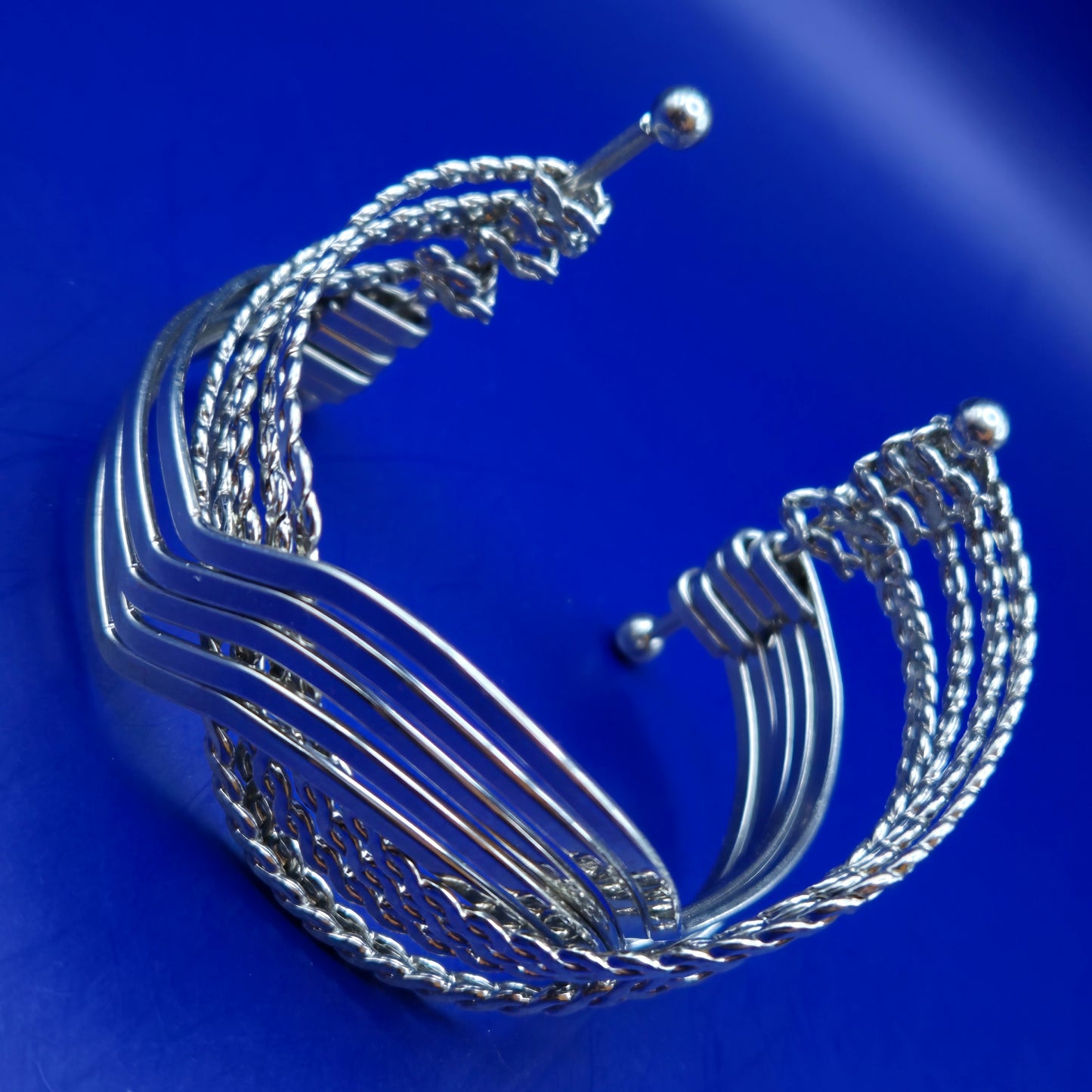 Elegantes Damen Armband – Mehrreihiges Design mit Kordelketten