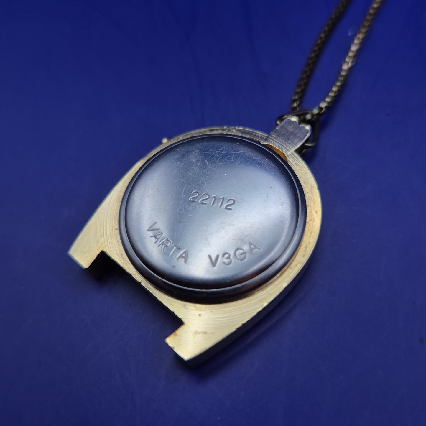 Vintage Hufeisen Digital Uhr Kette – Goldfarbenes Glücksbringer Design