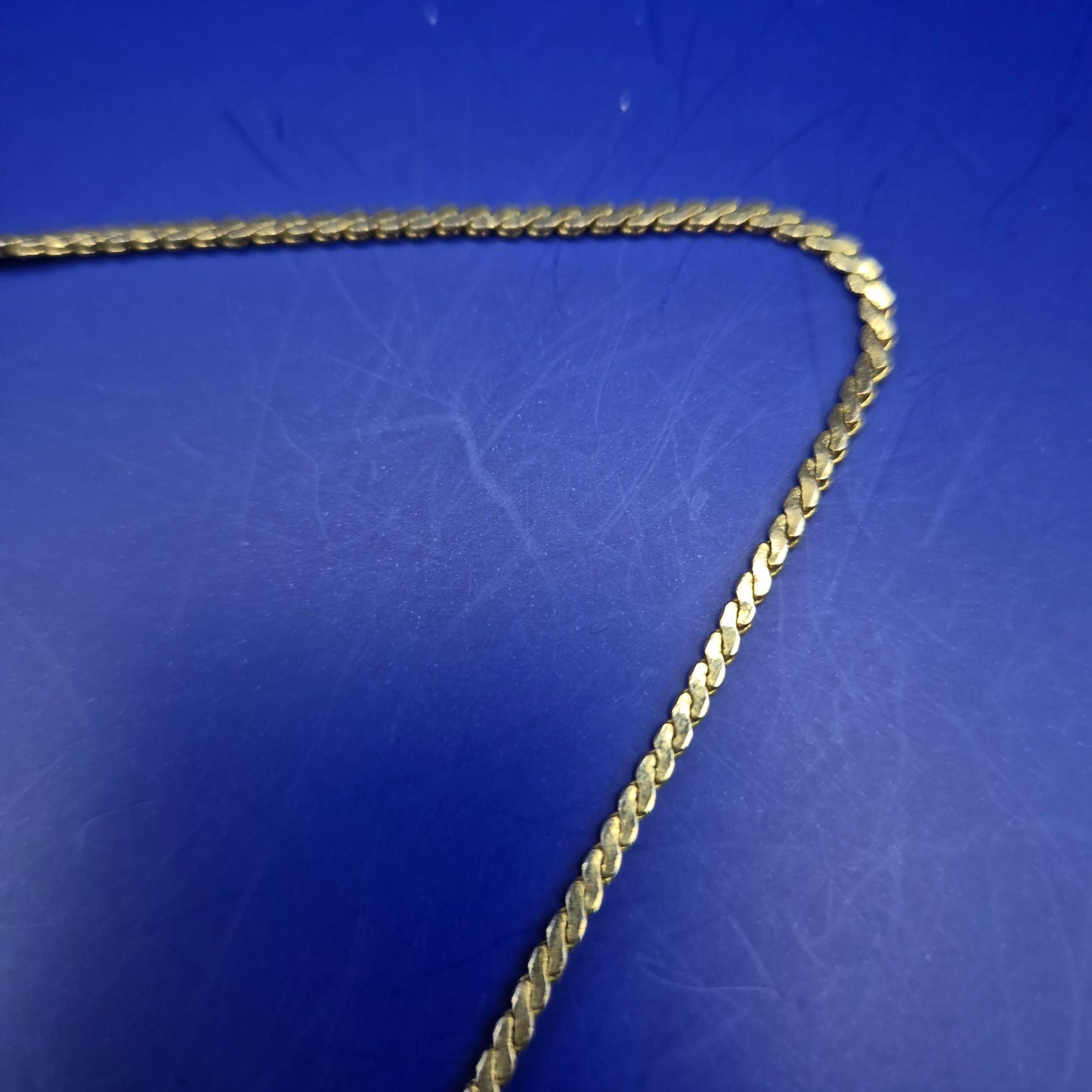 Prachtvolle Damen Kette mit tiefroten Steinen – Vintage-Stil Eleganz