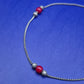 Elegantes Damen Armband mit roten Perlen – Silberfarbenes Design
