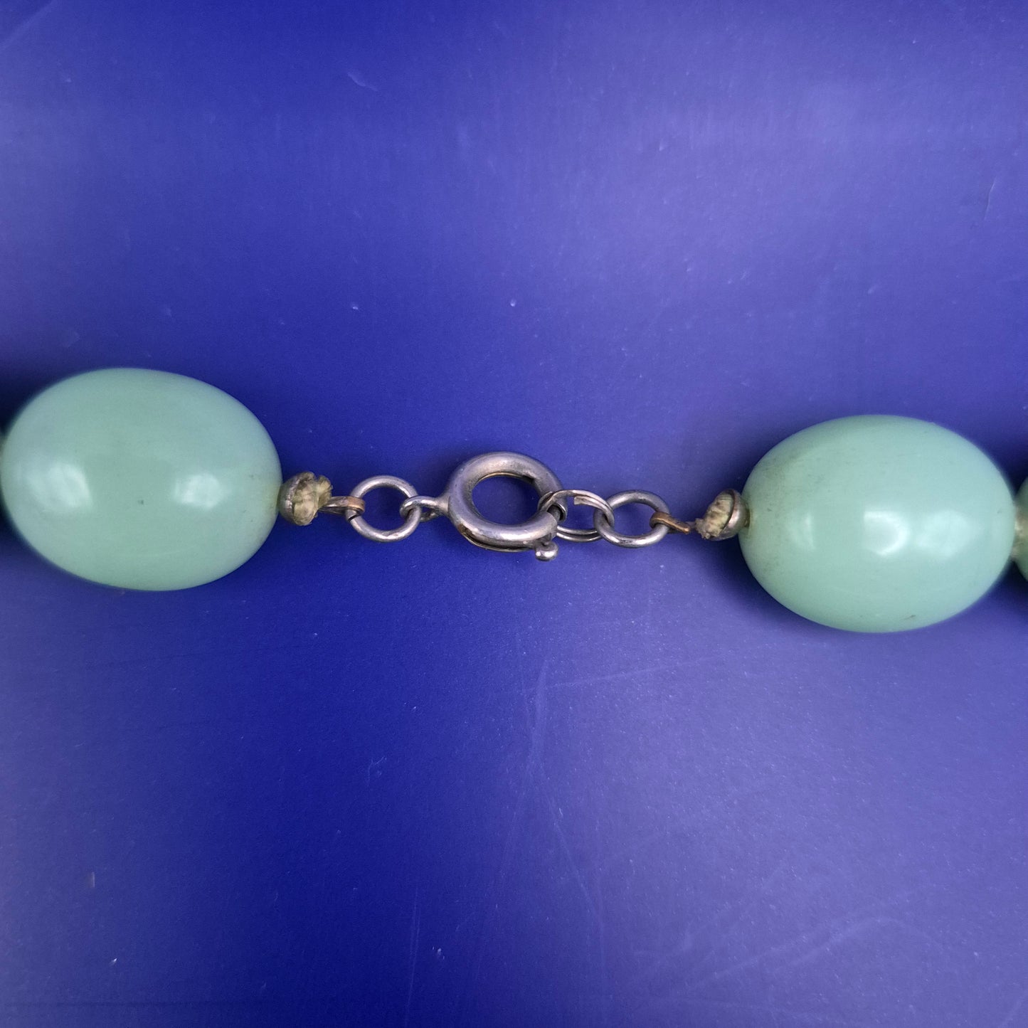 Stilvolle Jade-Optik Perlenkette – Klassisches Design in Sanftem Grün