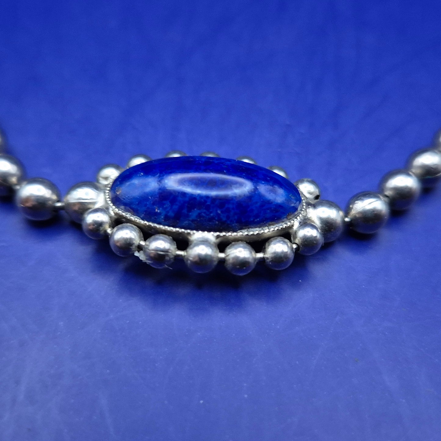 Edle Perlenkette mit Lapislazuli – Zeitlose Damen Uhr Alternative