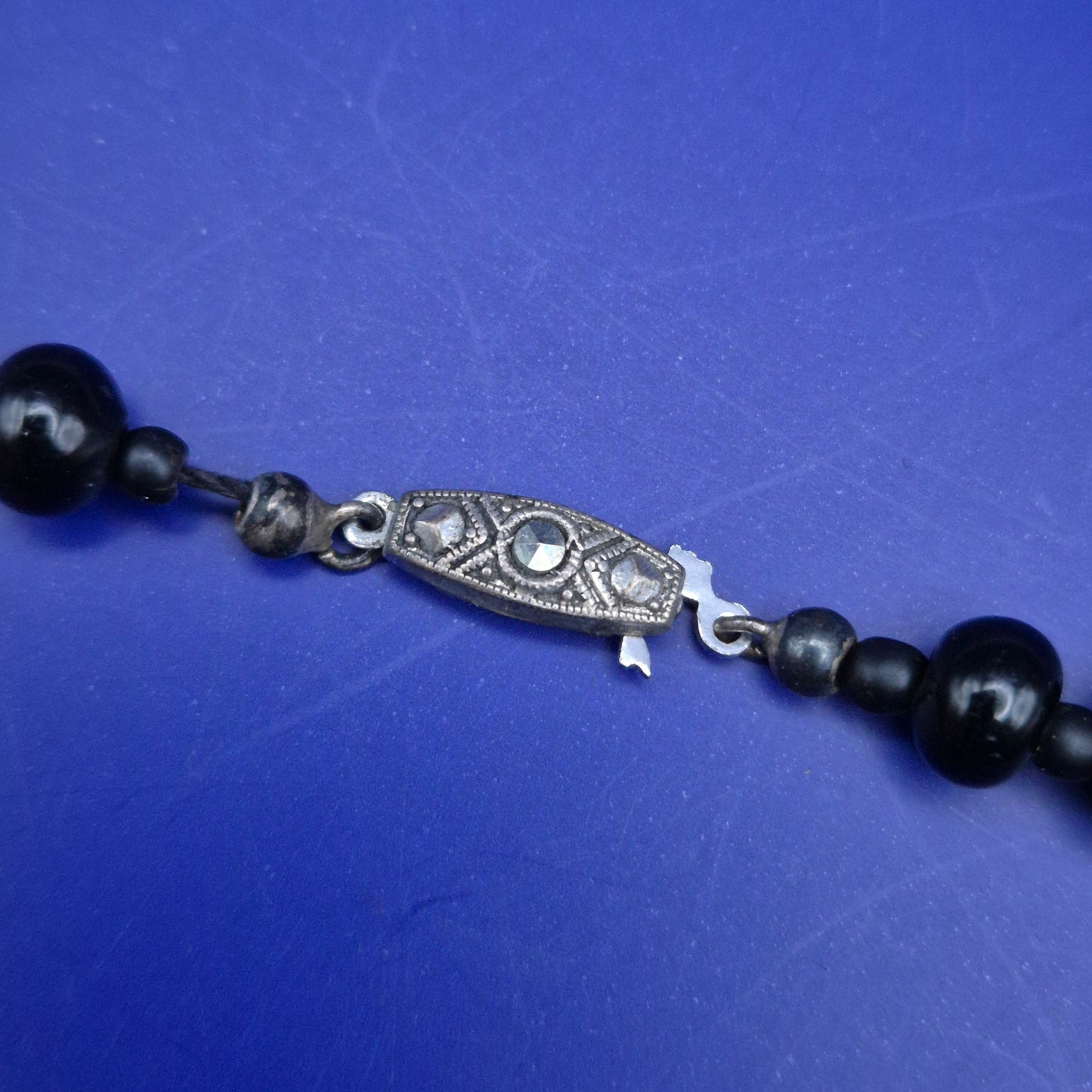 Edle Vintage Perlenkette in Schwarz – Zeitlose Eleganz mit 835 Silber Verschluss