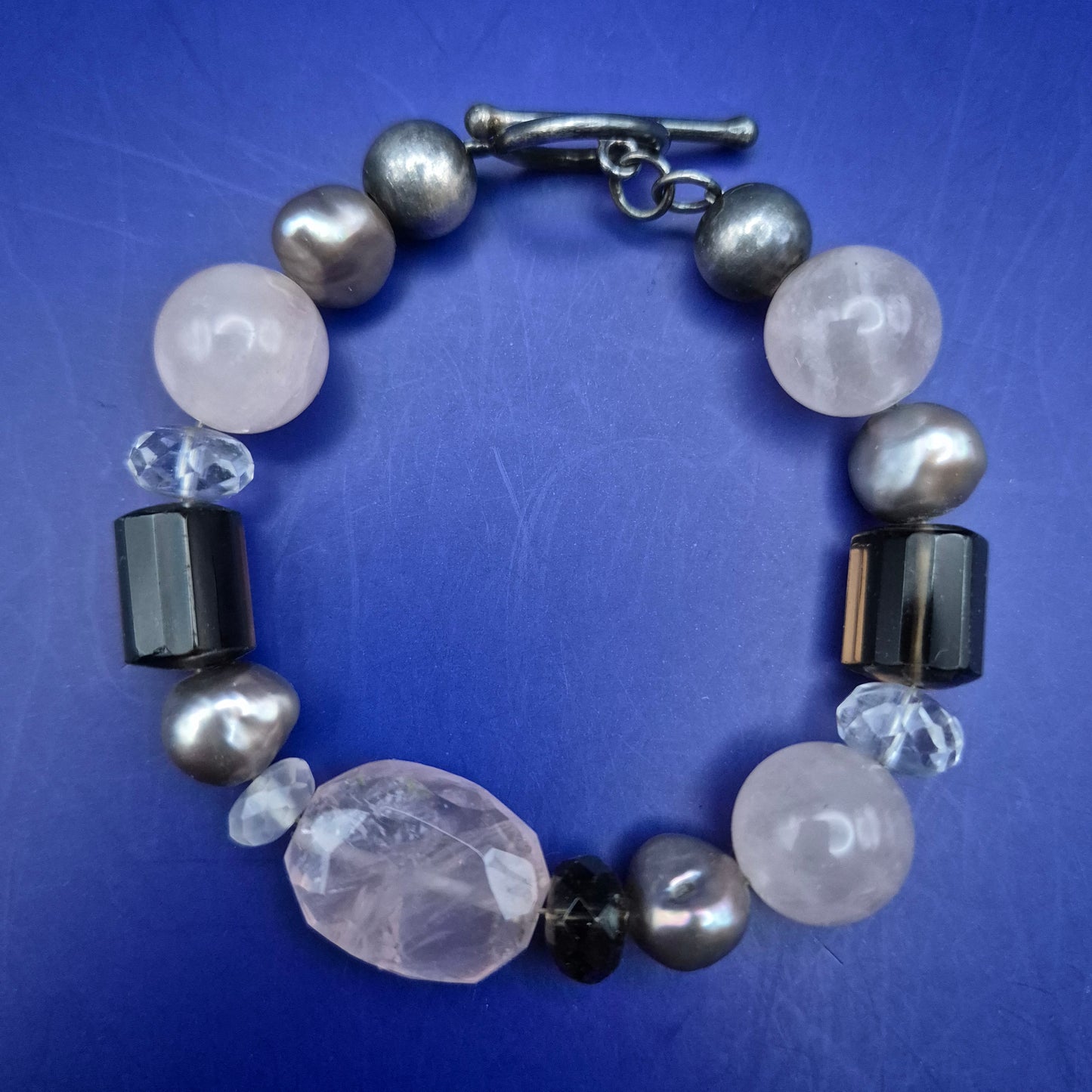 Exklusives Edelstein Damen Armband – Rosenquarz & Perlen Design