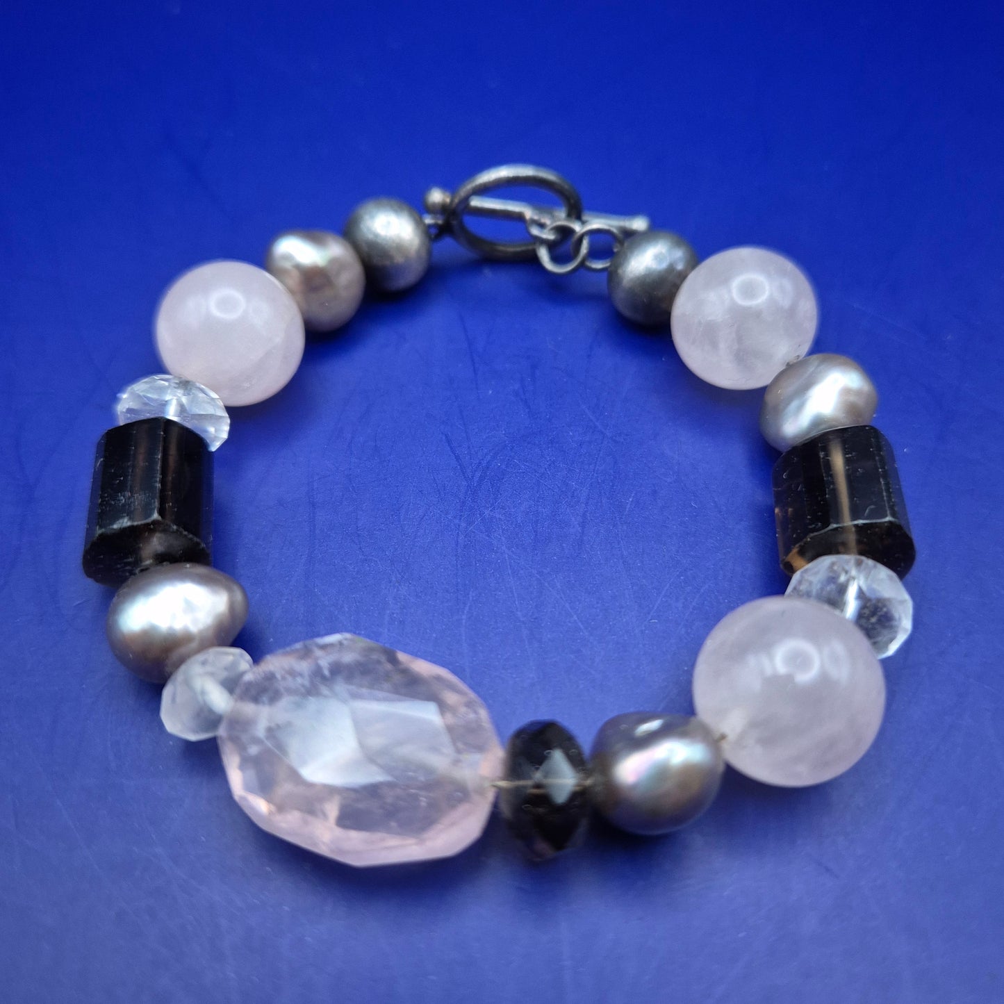 Exklusives Edelstein Damen Armband – Rosenquarz & Perlen Design