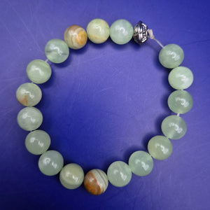 Elegantes Damen Armband aus grünen Natursteinperlen – Zeitloser Stil