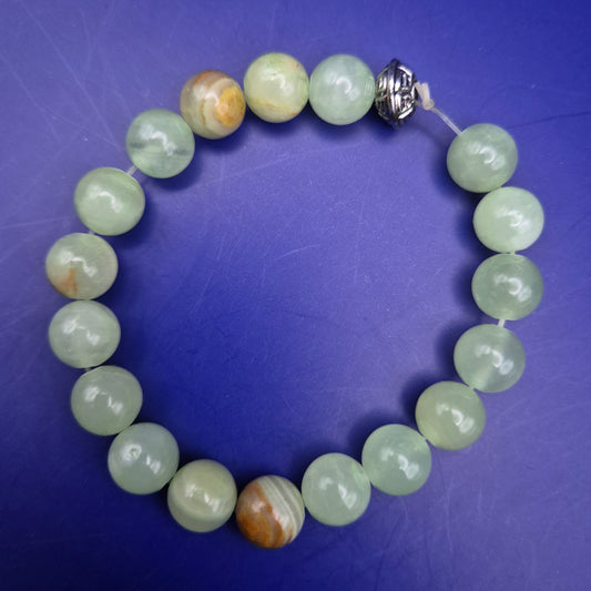 Elegantes Damen Armband aus grünen Natursteinperlen – Zeitloser Stil
