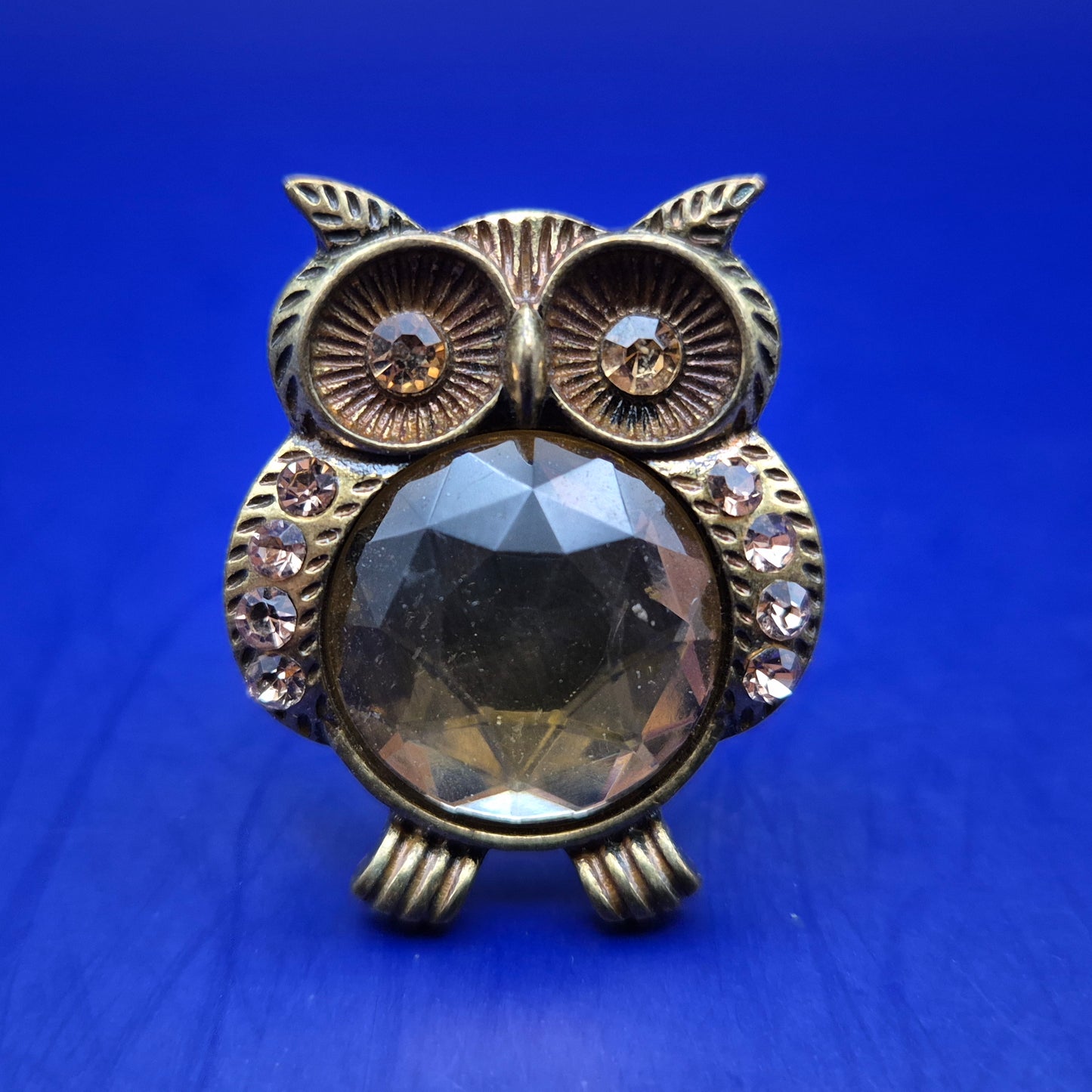Auffälliger Vintage-Style Eulen Ring mit großen Schmucksteinen
