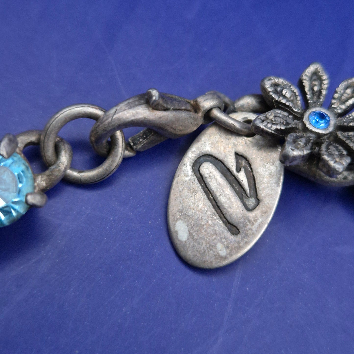 Elegantes Nolan Miller Armband – Vintage-Stil mit Blauen Kristallen