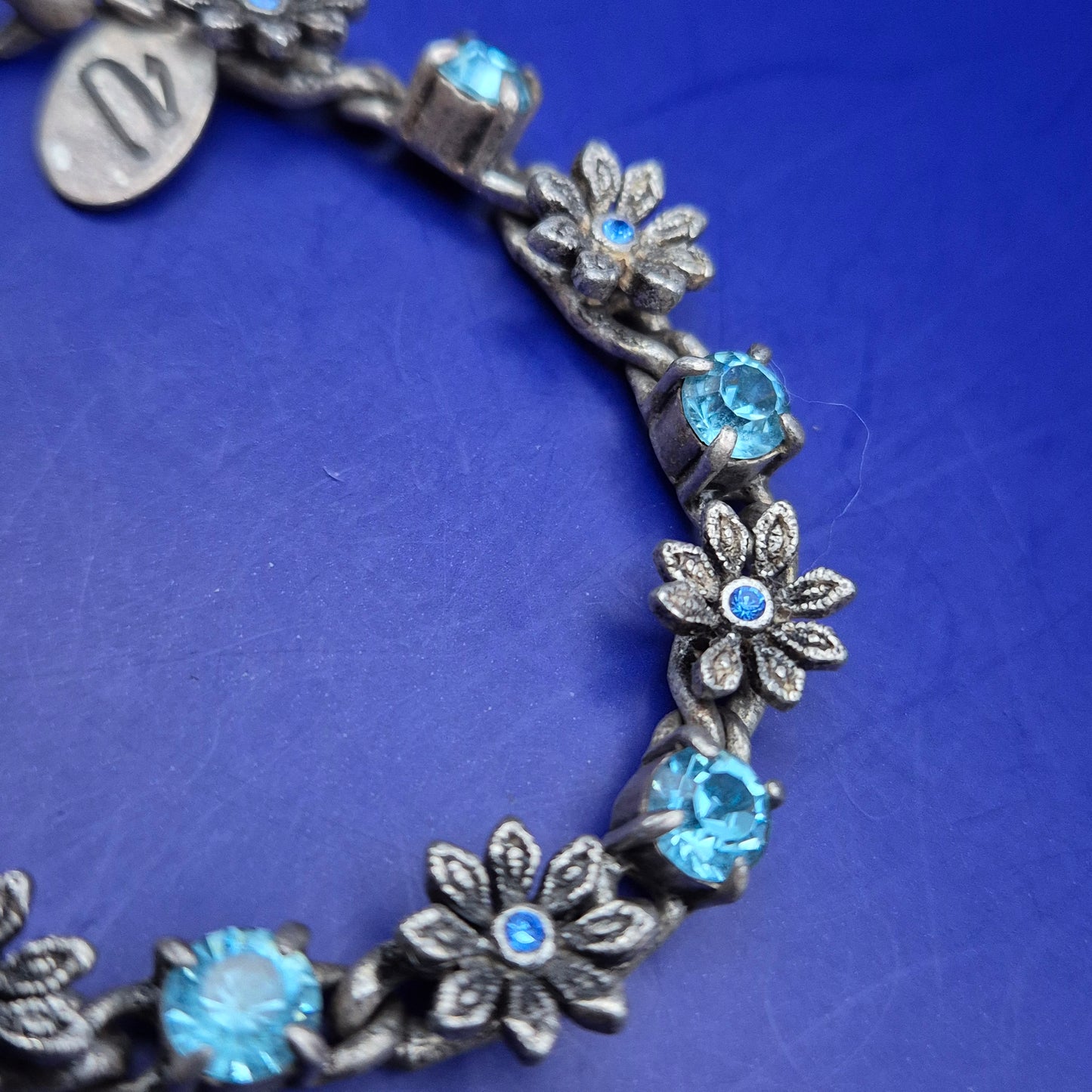 Elegantes Nolan Miller Armband – Vintage-Stil mit Blauen Kristallen