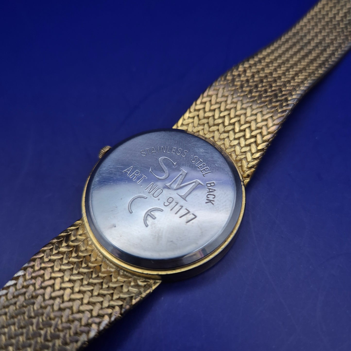 Elegante SM Damen Uhr – Goldfarbenes Mesh-Design im Vintage-Stil