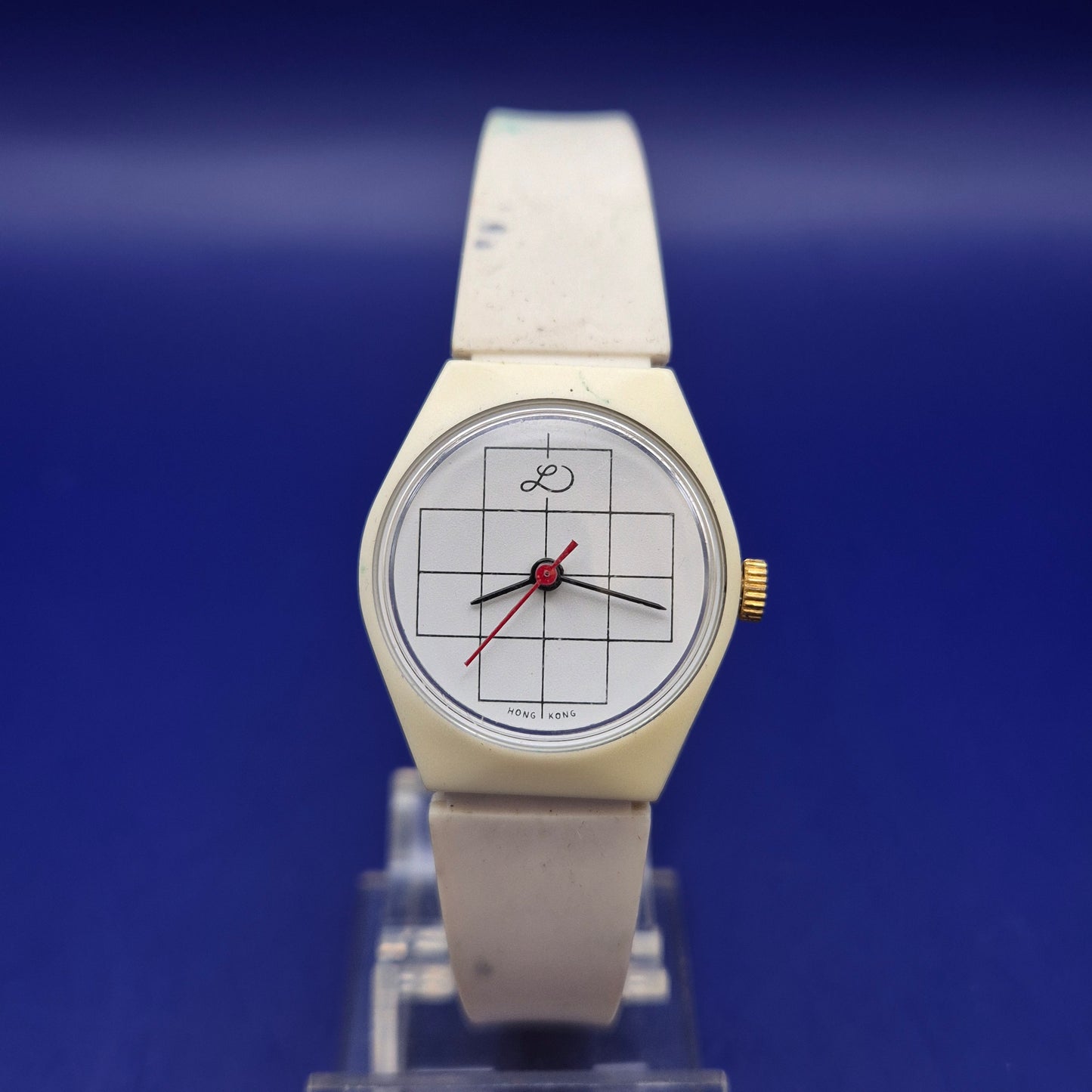 Vintage Damen Uhr – Weißes Gitter-Design mit Retro-Charme