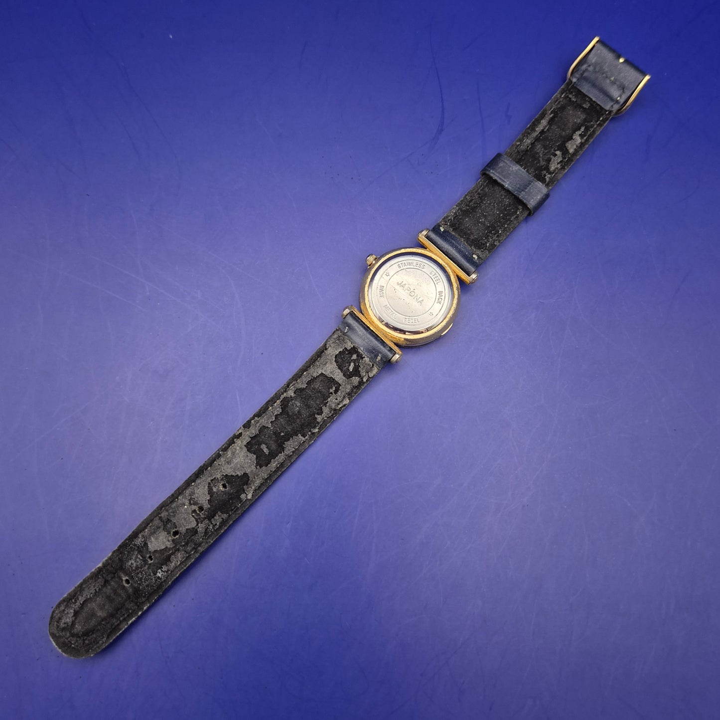 Auffällige Japona Damen Uhr – Blau-goldenes Design mit Steinbesatz