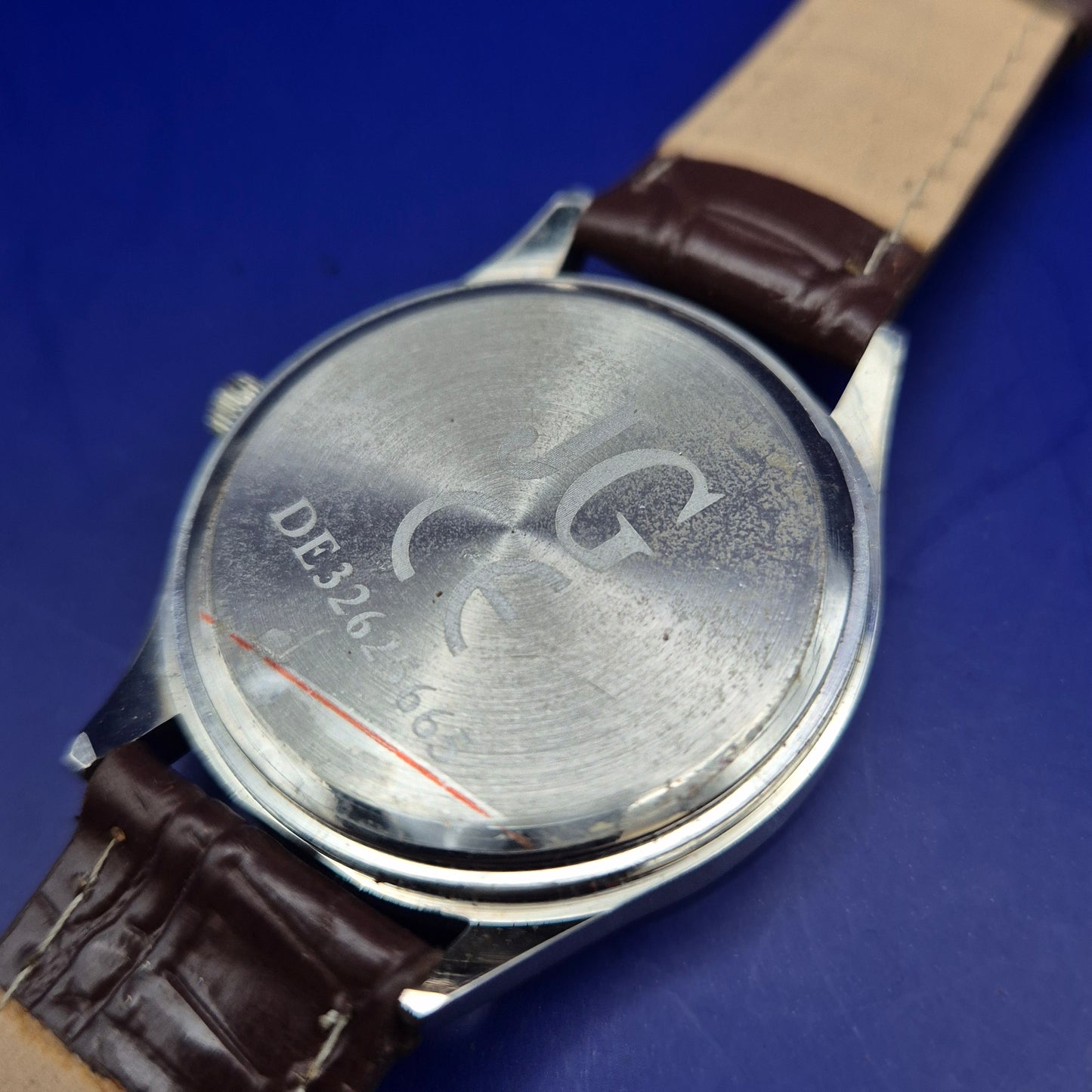 Klassische C&C Herren Uhr – Goldfarbenes Zifferblatt mit Lederarmband