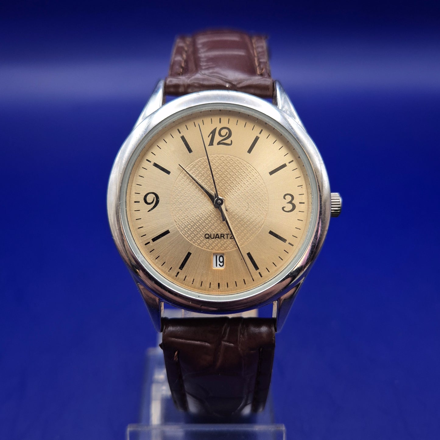 Klassische C&C Herren Uhr – Goldfarbenes Zifferblatt mit Lederarmband
