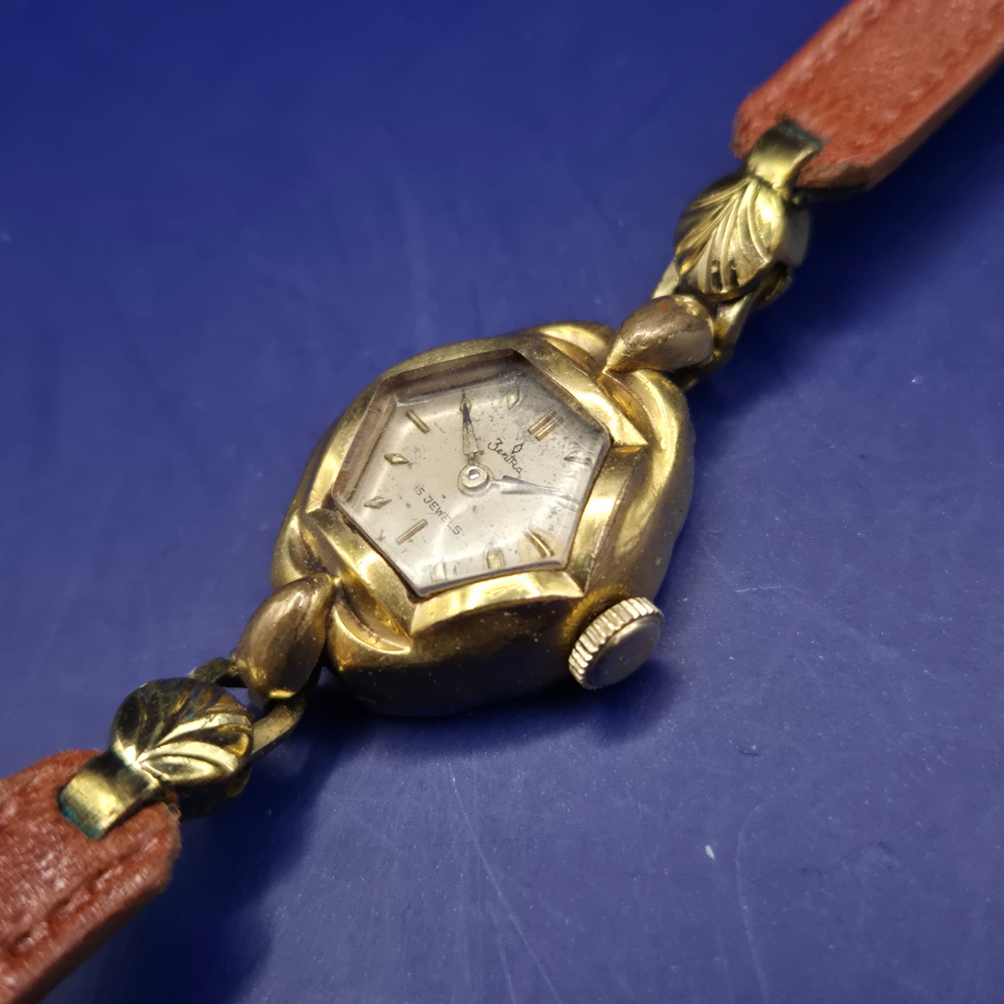Exklusive Zentia Damen Uhr – Vintage Eleganz mit 15 Juwelen