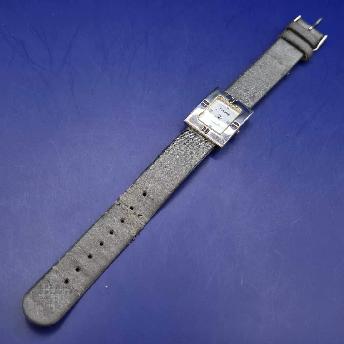 Markante KRIPPL-WATCHES Damen Uhr – Modernes Twins Design
