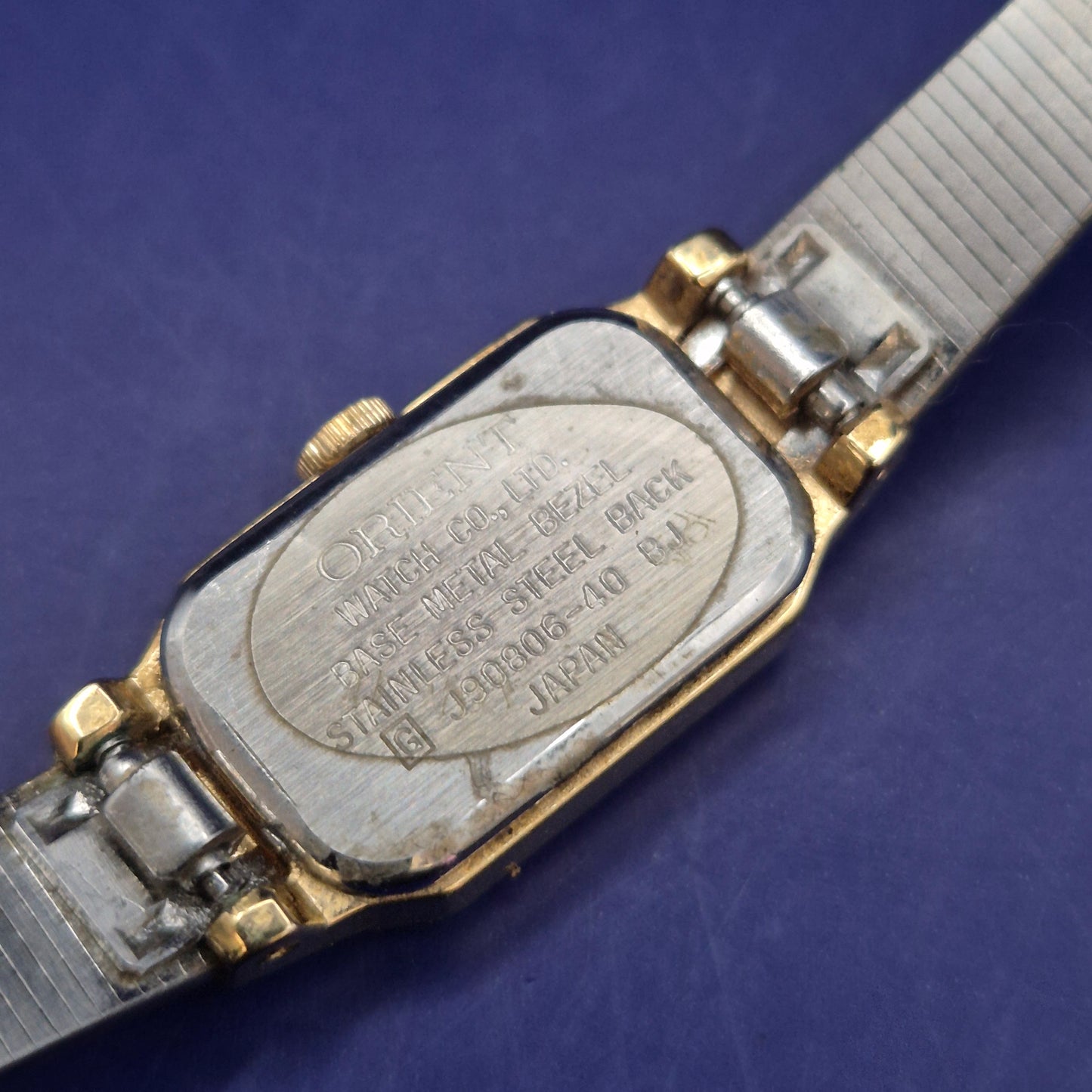 Elegante Orient Damen Uhr – Vintage Gold-Optik mit Milanaise-Armband