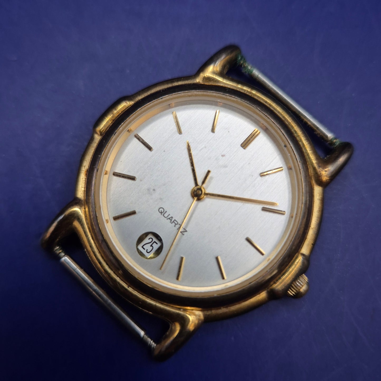 Klassische Vergoldete Quarz Herren Uhr mit Datum – Zeitloser Stil