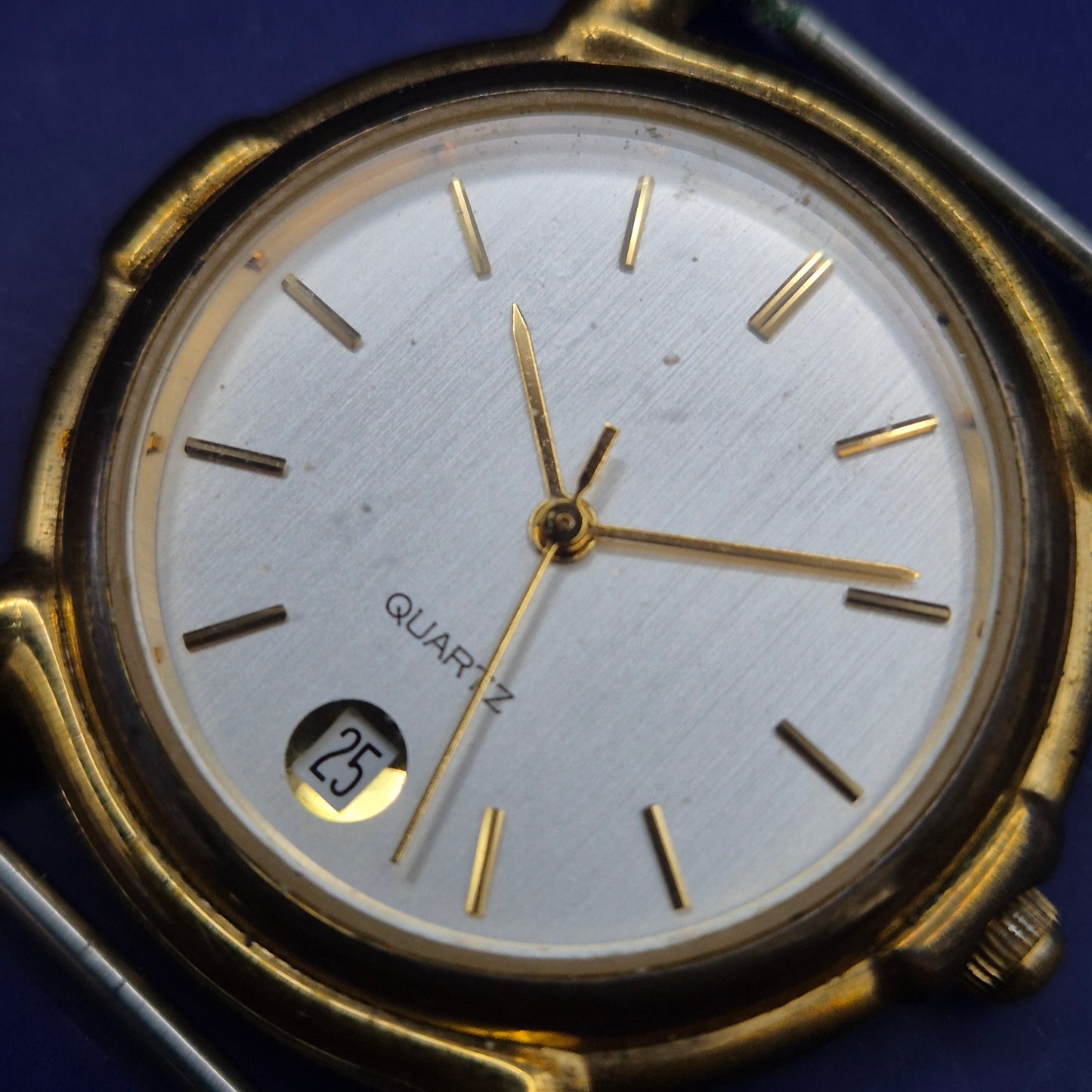 Klassische Vergoldete Quarz Herren Uhr mit Datum – Zeitloser Stil
