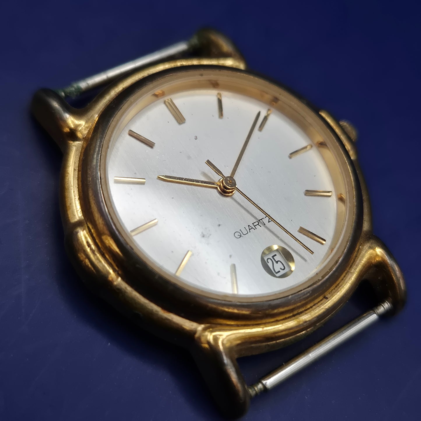 Klassische Vergoldete Quarz Herren Uhr mit Datum – Zeitloser Stil