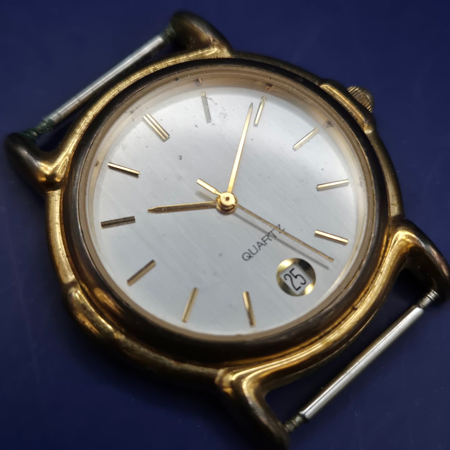 Klassische Vergoldete Quarz Herren Uhr mit Datum – Zeitloser Stil