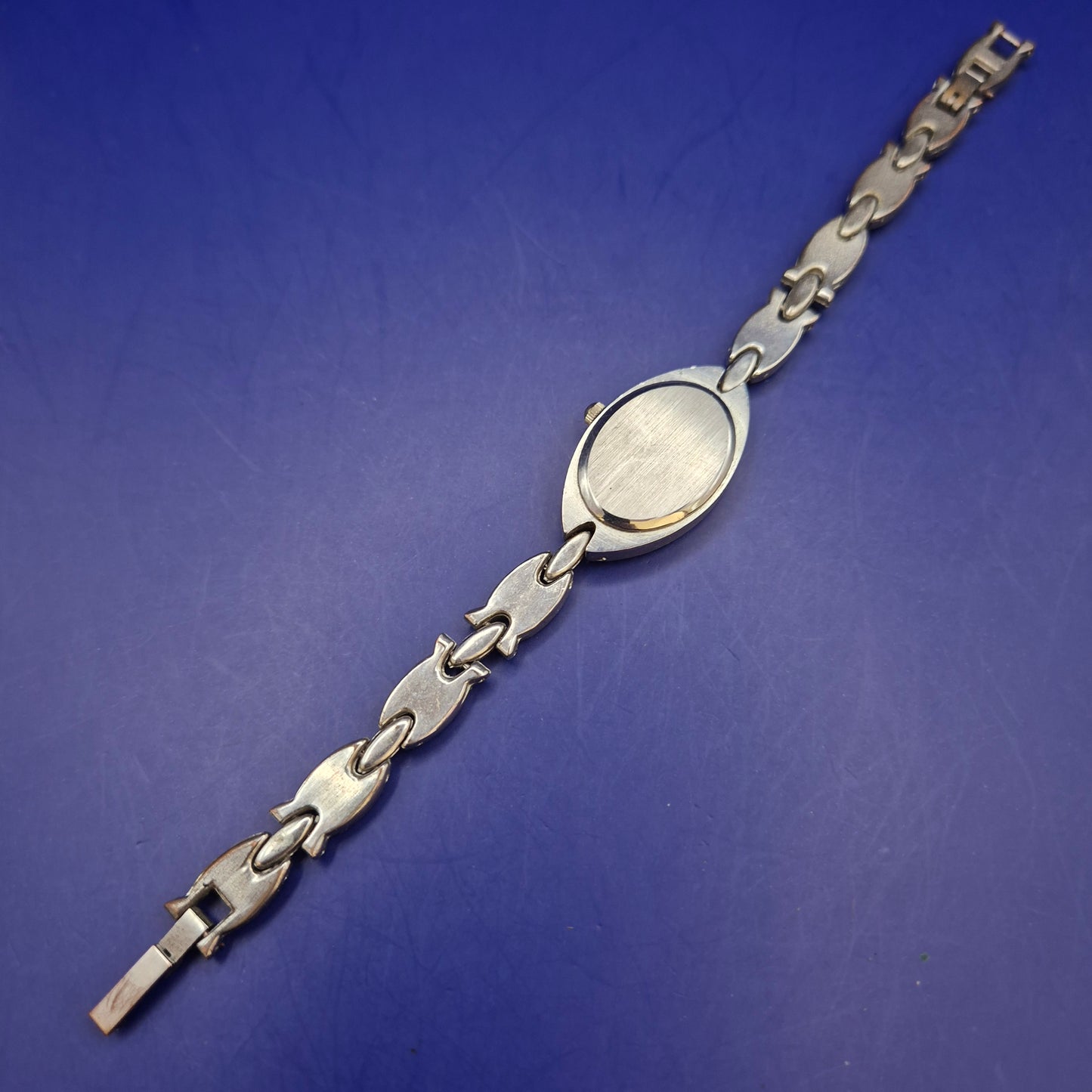Elegante Damen Uhr – Modisches Ovales Design in Silberoptik