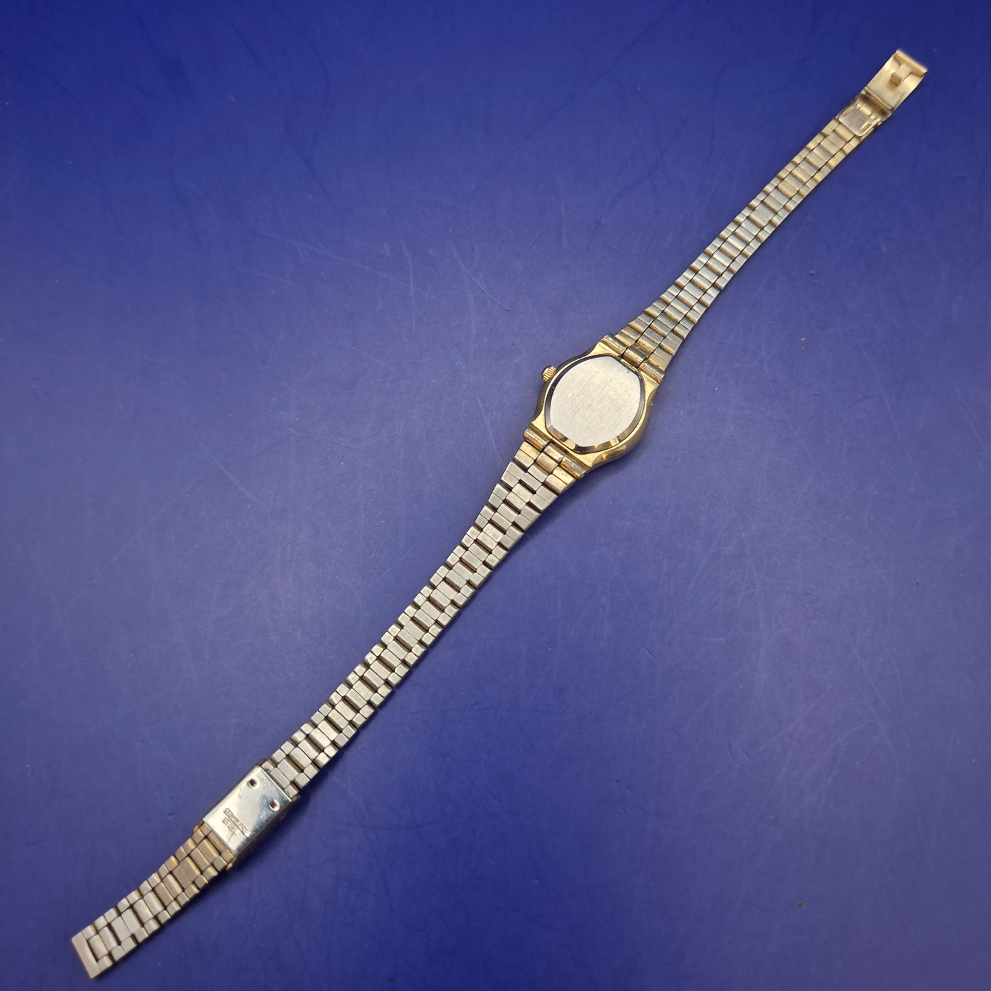 Klassische Lex Damen Uhr Goldfarben mit Schwarzem Zifferblatt