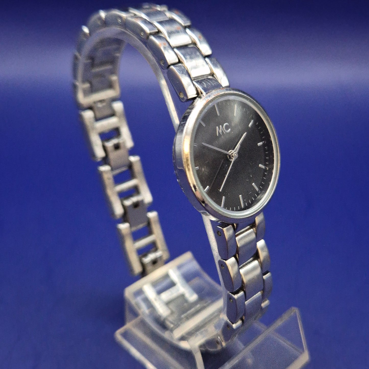 Elegante MC Damen Uhr – Minimalistisches Design in Silber & Schwarz