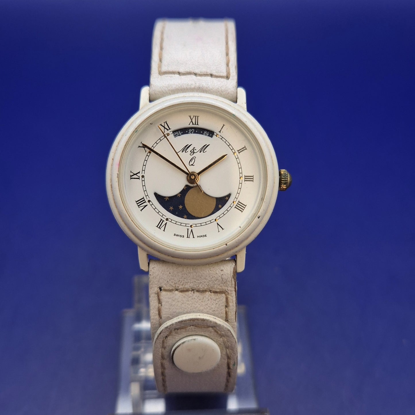Elegante M&M Damen Uhr – Swiss Made mit Mondphase & Lederarmband