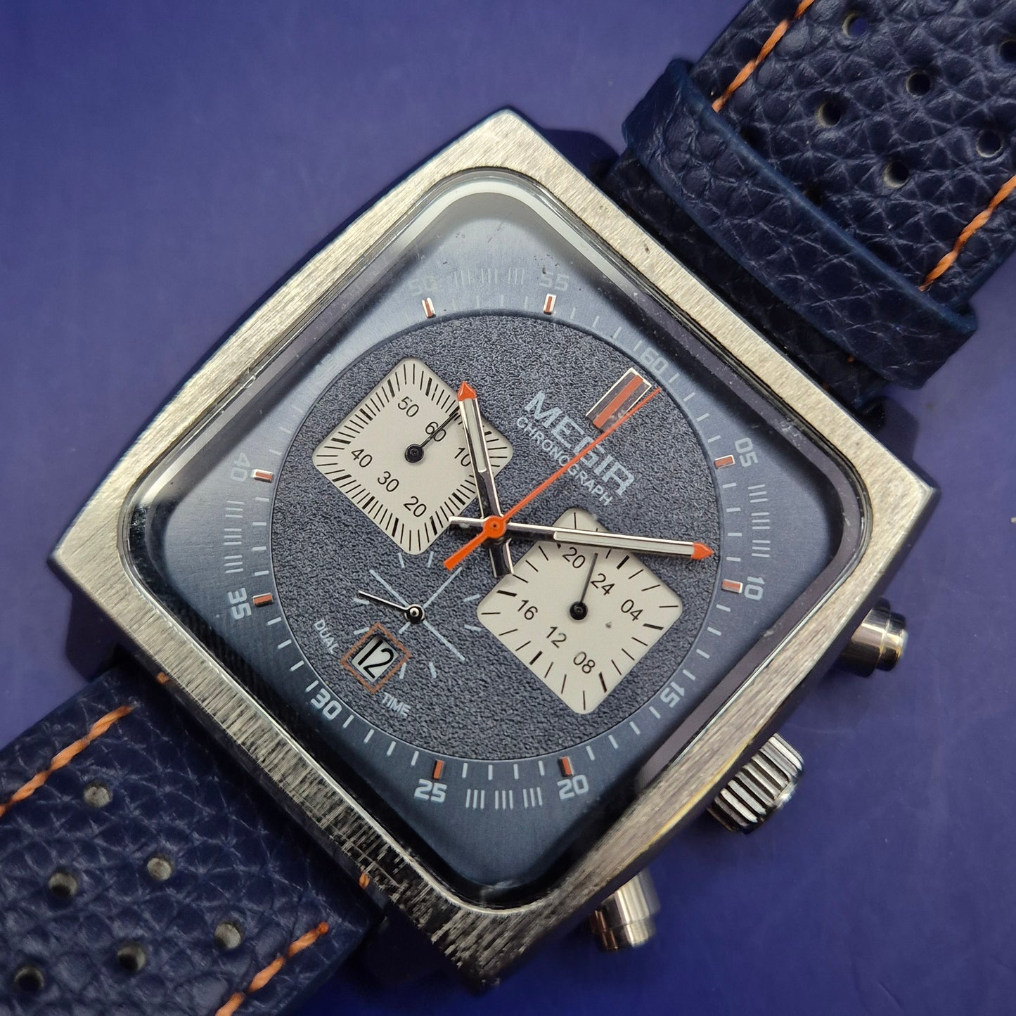 Megir Chronograph Herren Uhr – Markantes Quadratisches Design in Blau