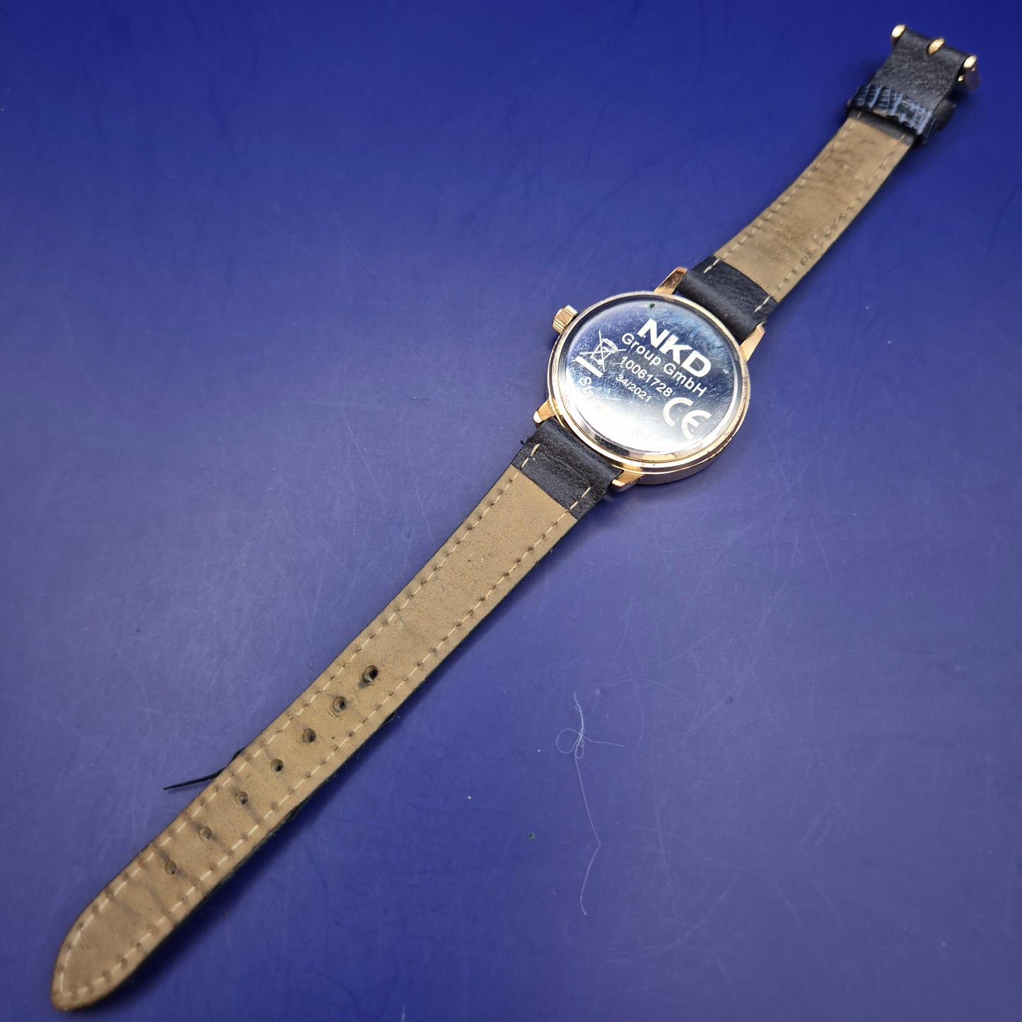 Elegante Laura Torelli Damen Uhr mit Glitzersteinen und dunklem Zifferblatt