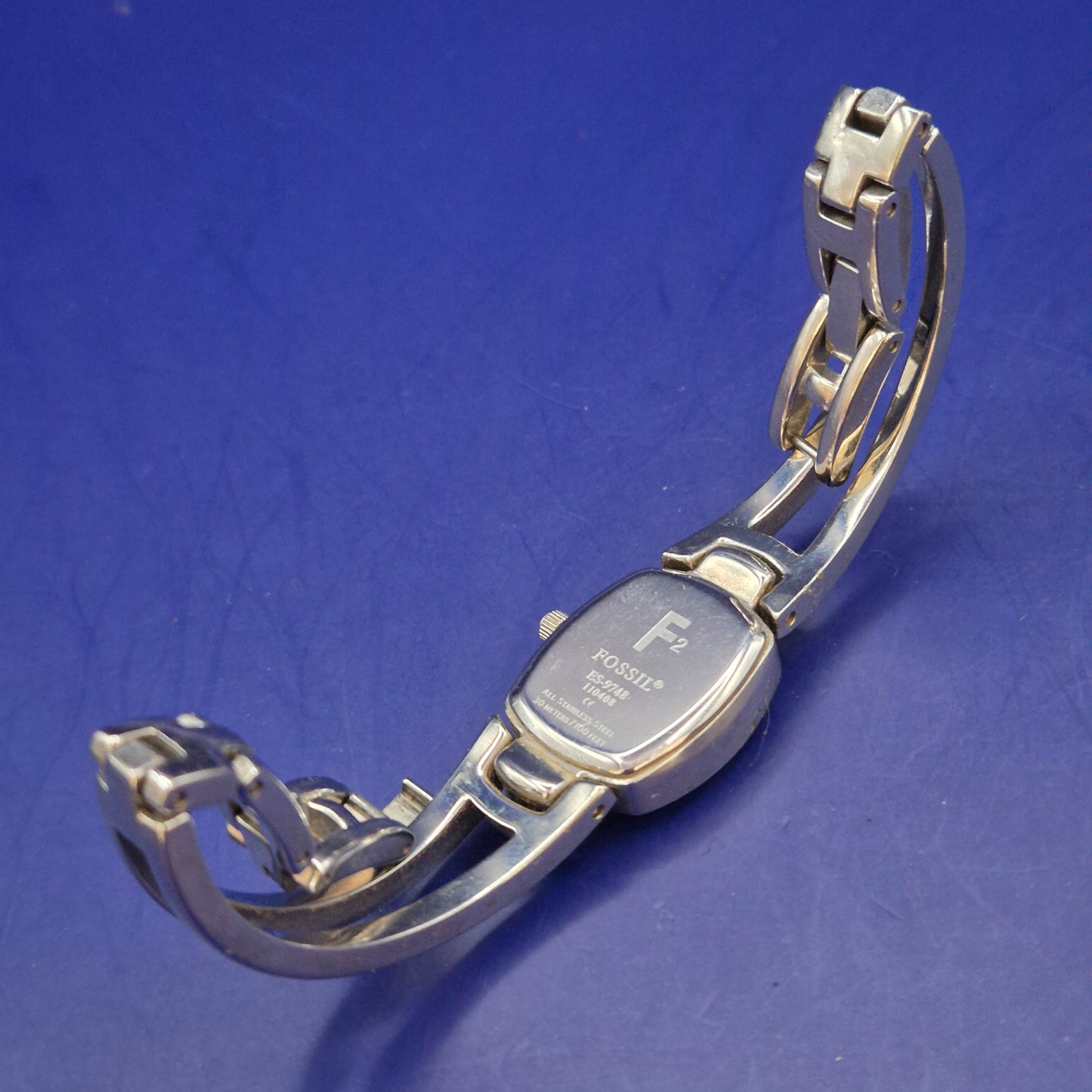 Fossil f2 Damen Uhr – Elegantes Bangle-Design mit blauem Zifferblatt