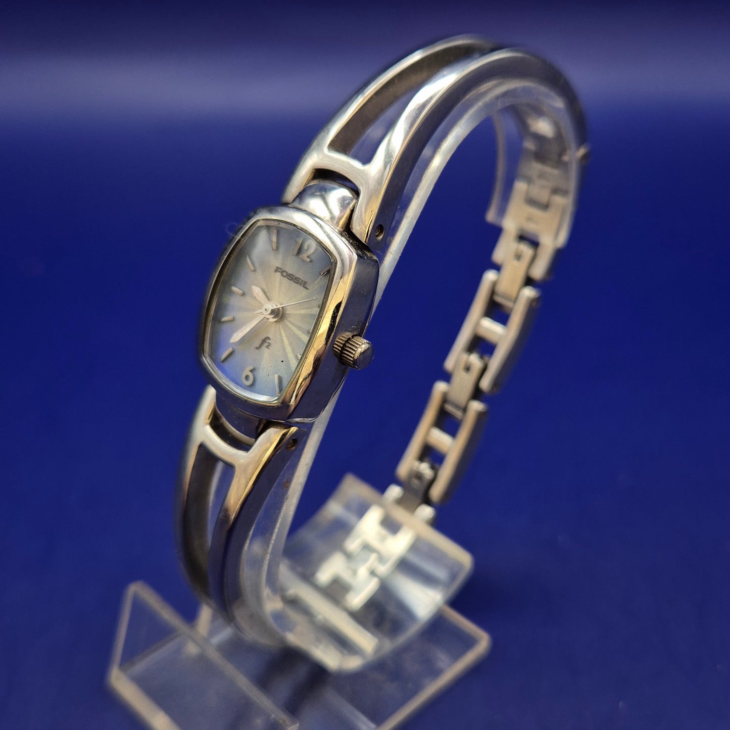 Fossil f2 Damen Uhr – Elegantes Bangle-Design mit blauem Zifferblatt