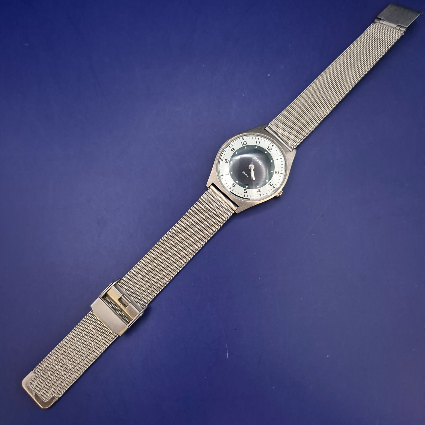 Vintage Scene Herren Uhr – Zweifarbiges Zifferblatt & Mesh-Armband