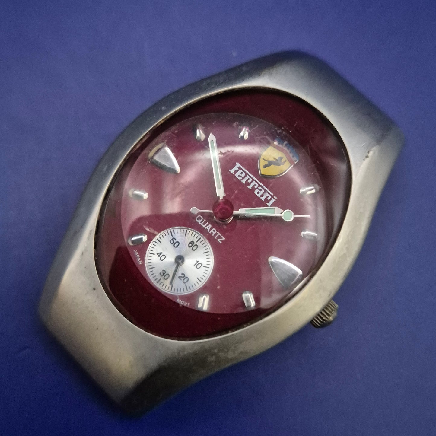 Sportliche Ferrari Herren Uhr – Dynamisches Design in Rot und Schwarz