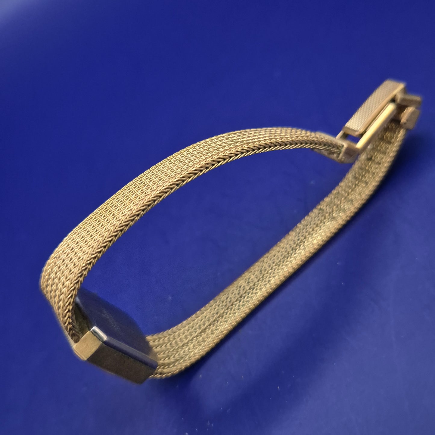 Elegante Pallas Ormo Damen Uhr – Vintage Gold-Look mit Mesh-Armband