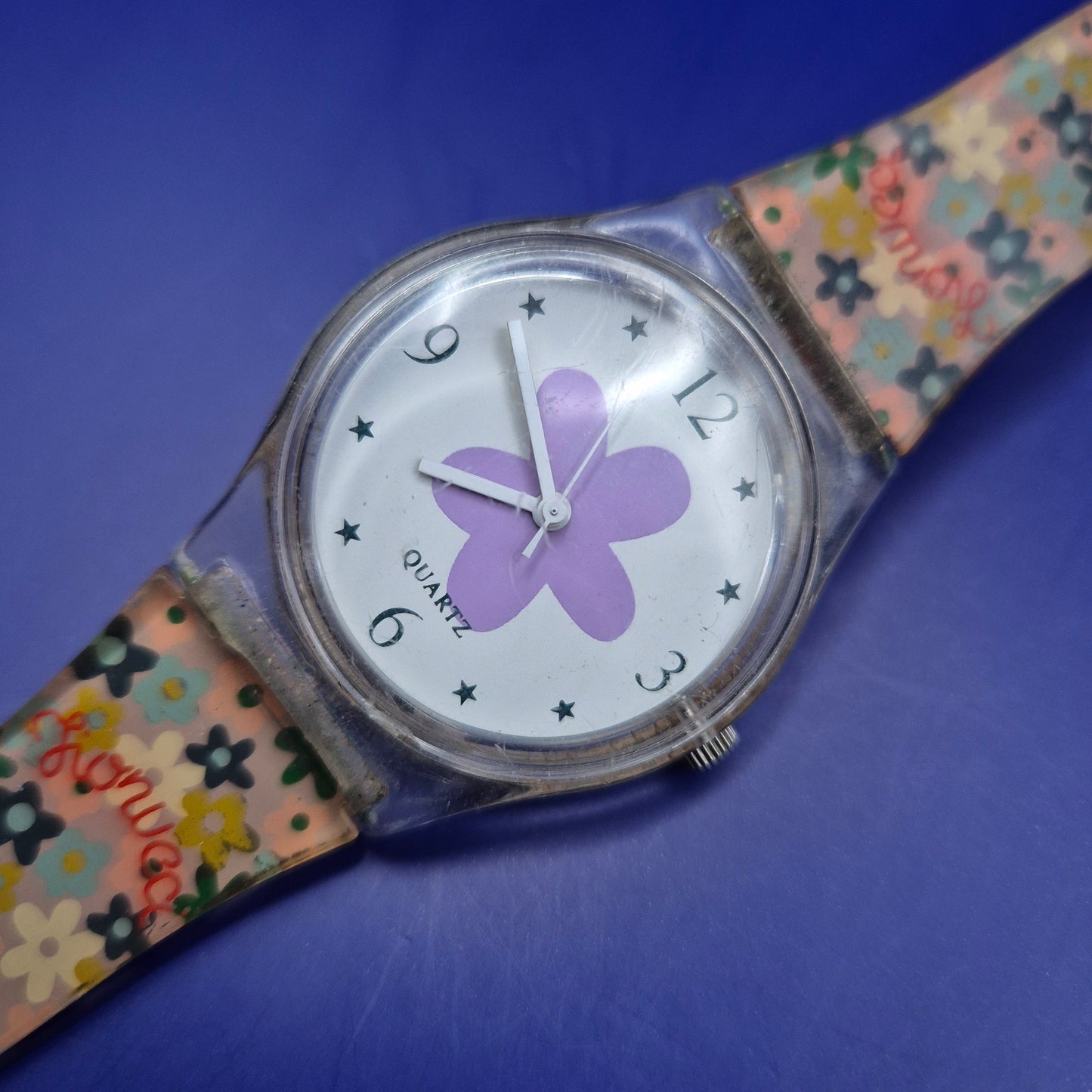 Vintage Fiorucci Damen Uhr – Verspieltes Blumendesign im 90er-Stil