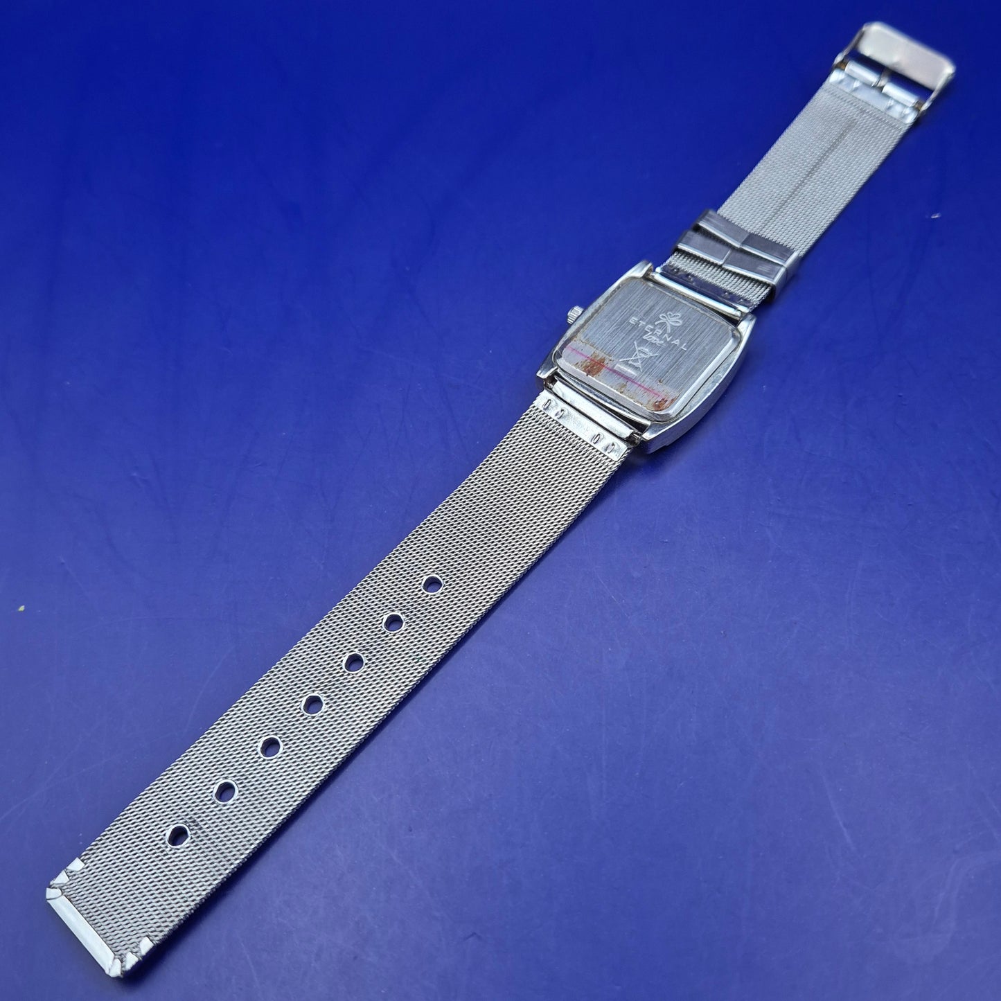 Funkelnde Eternal Love Damen Uhr – Silbernes Mesh-Band