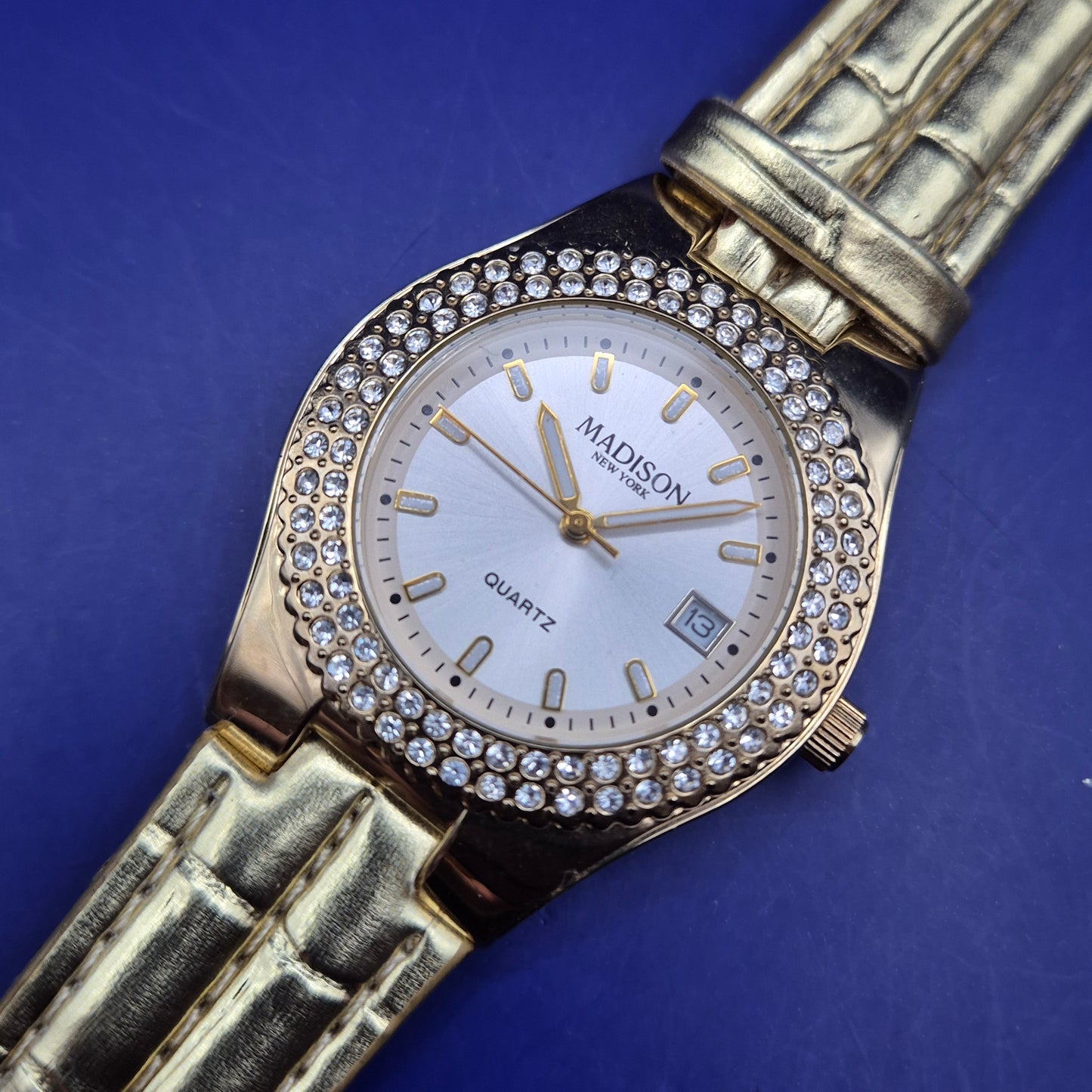 Elegante Madison New York Damen Uhr – Gold-Optik mit Kristallbesatz