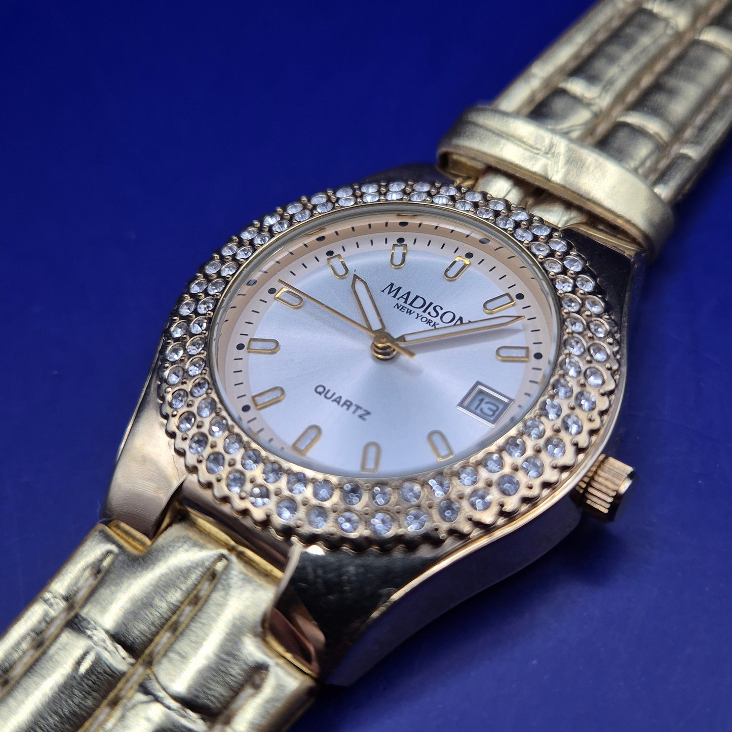 Elegante Madison New York Damen Uhr – Gold-Optik mit Kristallbesatz