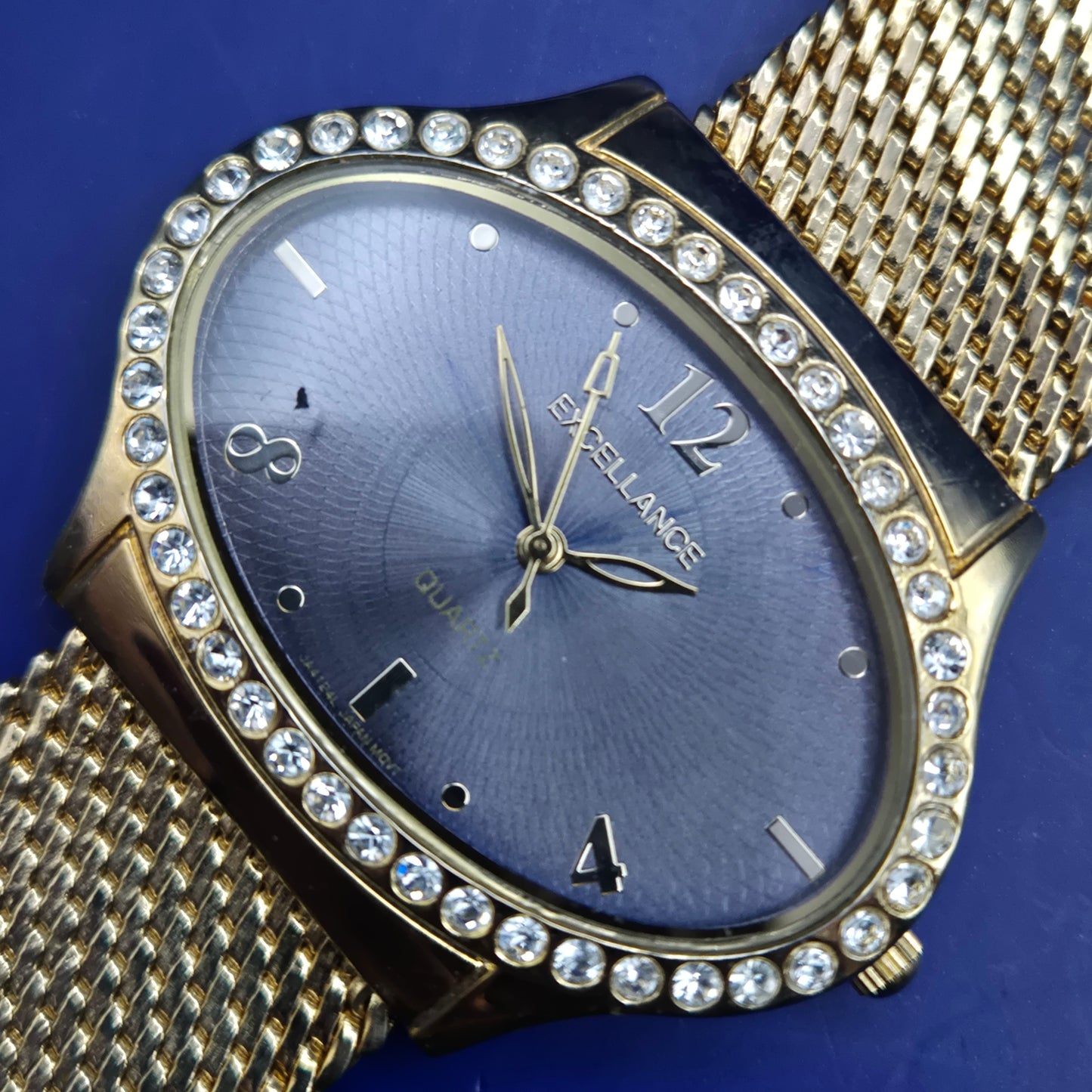 Excellance Damen Uhr – Goldfarbenes Mesh-Design mit Strass-Lünette